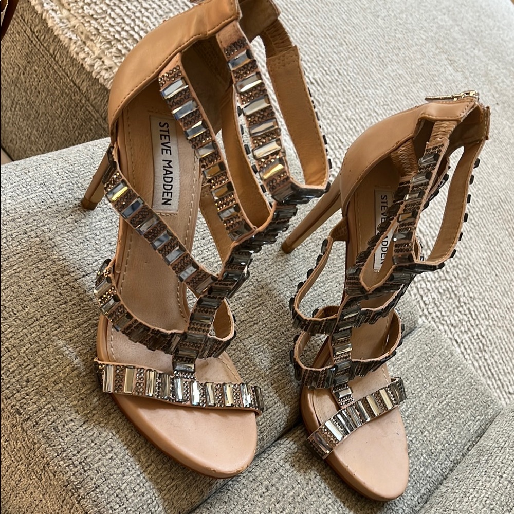 Steve Madden Tan Studded Heels